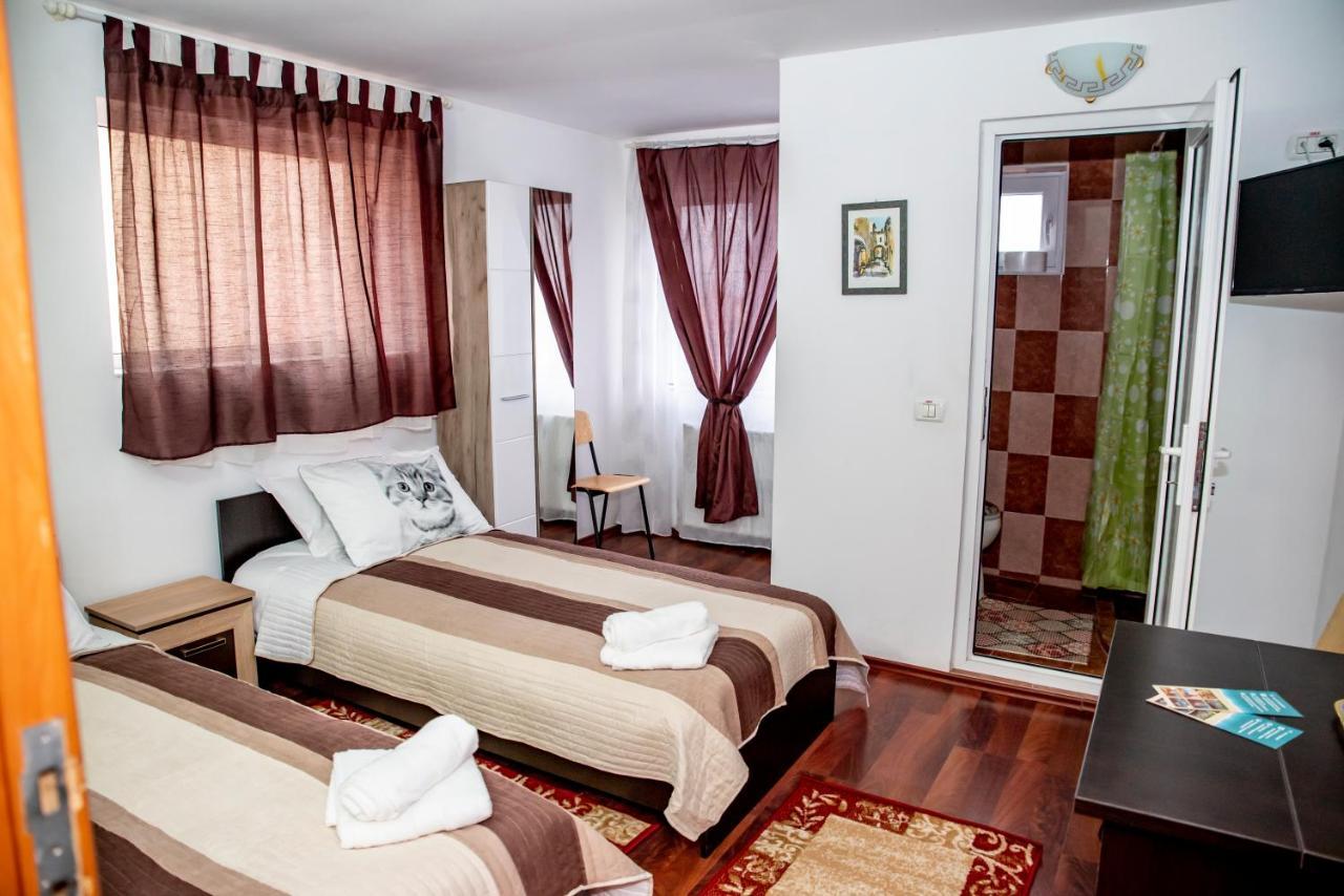 Pensiunea Victoria Mangalia Ngoại thất bức ảnh